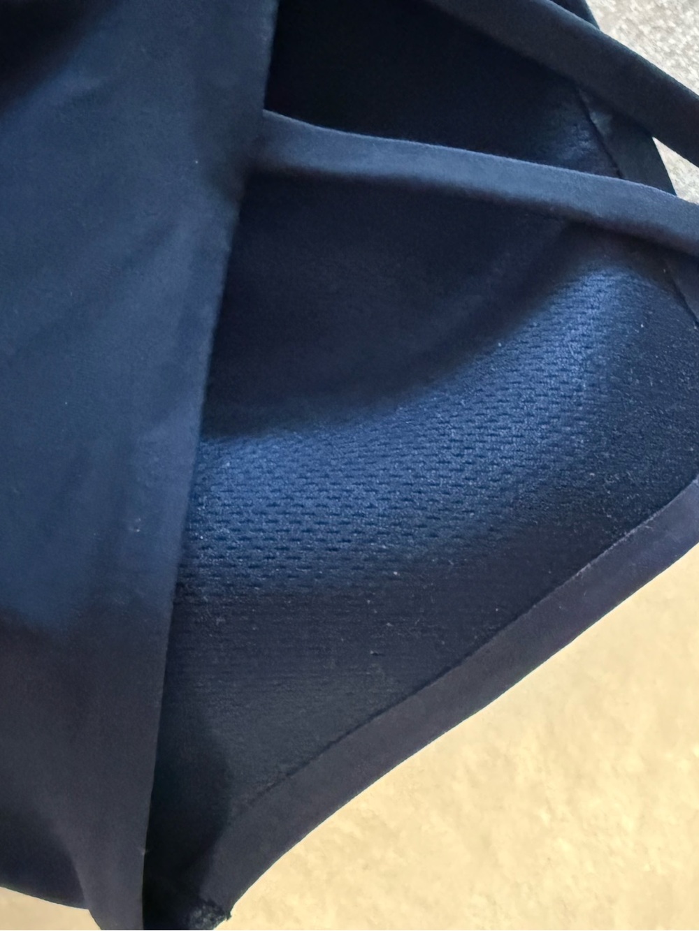 Like new! Lululemon Like a Cloud Jog Bra - light support B/C cup - Picture 6 of 9